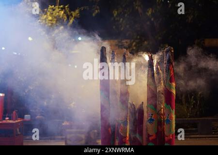 28 janvier 2017, Jakarta, Indonésie : grande fumée d'encens au temple Cin de Yuan, Chinatown, Jakarta, Indonésie. Banque D'Images