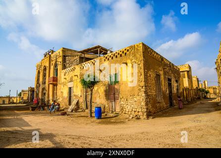 Vieille maison bombardée dans la vieille ville portuaire de Massawa, Erythrée, Afrique Banque D'Images