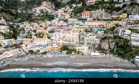 Aérienne de Positano, la côte amalfitaine, site du patrimoine mondial de l'UNESCO, Campanie, Italie, Europe Banque D'Images