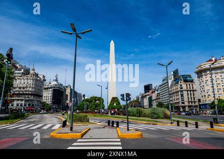 Obélisque dans le centre de Buenos Aires, Argentine, Amérique du Sud Banque D'Images