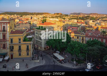 Panorama de la ville vue de Saint Remy Bastion terrasse et promenade, Cagliari, Sardaigne, Italie, Méditerranée, Europe Banque D'Images