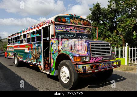 Diablo Rojo (Diable Rouge) bus au Panama, Colon, République du Panama, Amérique centrale Banque D'Images