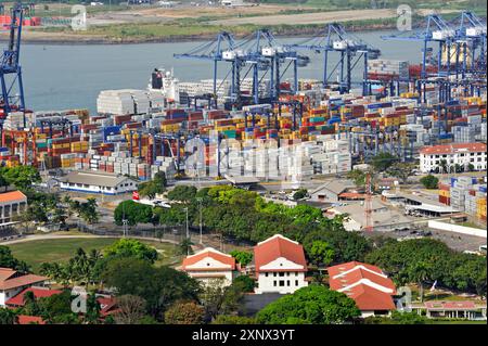 Port du Canal vu de Ancon Hill, Panama, République de Panama, Amérique Centrale Banque D'Images