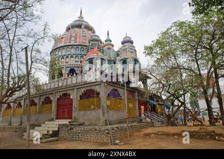 Le temple coloré Dewri Mandir du XIVe siècle dédié à Durga, la déesse mère hindoue, Ranchi, Jharkhand, Inde, Asie Banque D'Images