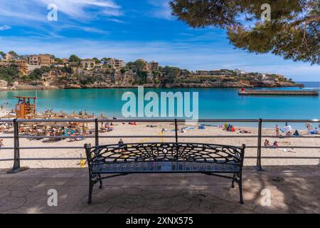 Vue de la plage de Platja de Portocristo, Porto Cristo, Majorque, Îles Baléares, Espagne, Méditerranée, Europe Banque D'Images