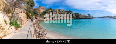 Vue de la plage de Platja de Portocristo, Porto Cristo, Majorque, Îles Baléares, Espagne, Méditerranée, Europe Banque D'Images