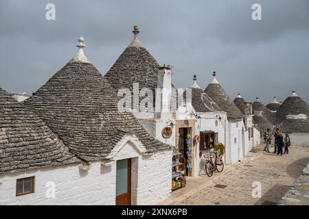 Maisons trulli à Alberobello, Patrimoine mondial de l'UNESCO, Pouilles, Italie, Europe Copyright : MichaelxRunkel 1184-12348 Banque D'Images