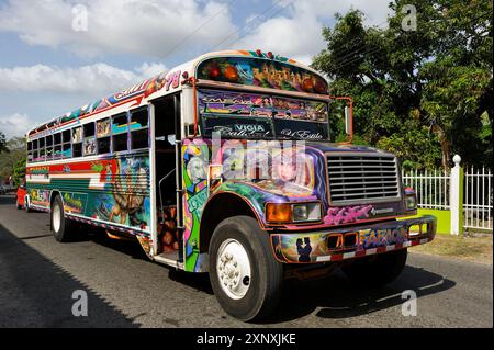 Bus Diablo Rojo Red Devil au Panama, Colon, République du Panama, Amérique centrale Copyright : GOUPIxCHRISTIAN 1382-238 Banque D'Images