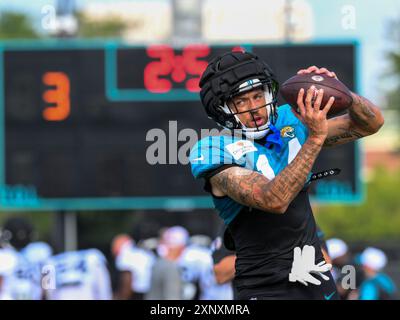 2 août 2024 : Elijah Cook (14 ans), receveur des Jaguars Wide, lors d'un camp d'entraînement au Miller Electric Center à Jacksonville, en Floride. Romeo T Guzman/Cal Sport Media Banque D'Images