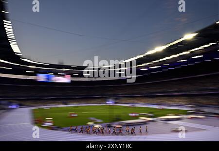 Paris, France. 02 août 2024. Vue générale de la finale du 10000m masculin de la compétition d'athlétisme aux Jeux Olympiques de Paris 2024, le vendredi 02 août 2024 à Paris, France. Les Jeux de la XXXIIIe Olympiade se déroulent à Paris du 26 juillet au 11 août. La délégation belge compte 165 athlètes en compétition dans 21 sports. BELGA PHOTO JASPER JACOBS crédit : Belga News Agency/Alamy Live News Banque D'Images