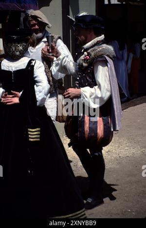 Agoura CA USA 5/1992. Renaissance plaisir faire. Renaissance de 14th à 16th siècles. Jeux, nourriture, joutes, chevaliers, costumes merveilleux, et le théâtre populaire. Banque D'Images