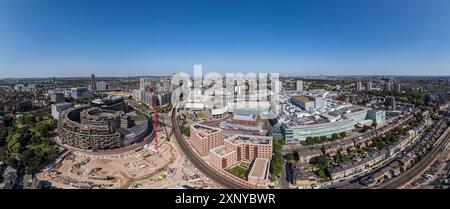 Vue panoramique/grand angle aérienne du Television Centre Complex et Westfield London, White City, Londres, Royaume-Uni. Banque D'Images