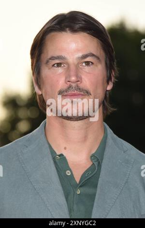 Tapis rouge du film Trap à la terrasse Barberini acteur et producteur américain Josh Daniel Hartnett sur le tapis rouge du film Trap à la terrasse Barberini. Rome Italie, 2 août 2024 Imago-images/Emmefoto Copyright : xImago-images/Emmefotox Banque D'Images