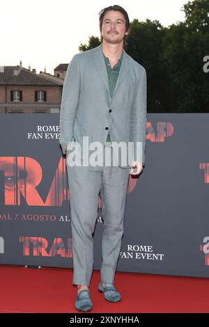 Roma, Latium. 02 août 2024. L'acteur et producteur américain Josh Daniel Hartnett sur le tapis rouge du film Trap à la terrasse Barberini. Rome (Italie), 02 août 2024 AllShotLive Credit : Sipa USA/Alamy Live News Banque D'Images