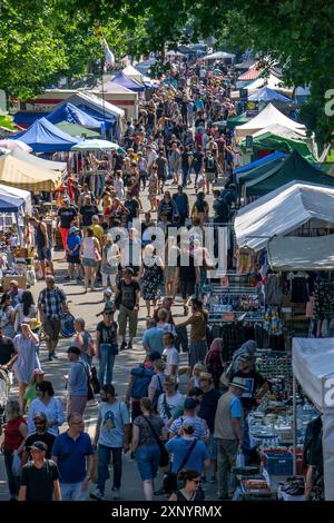 Marché aux puces au festival d'été au Gruga à Essen, foire de 10 jours à Messe Essen, avec l'un des plus grands marchés aux puces de Rhénanie du Nord-Westphalie Banque D'Images