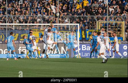 Muenchner Abwehrarbeit. GER, TSV 1860 Muenchen gegen 1. FC Saarbruecken, Fussball, 3. Bundesliga, 1. Spieltag, saison 2024/2025, 02.08.2024. (LA RÉGLEMENTATION DFB DU DFL INTERDIT TOUTE UTILISATION DE PHOTOGRAPHIES COMME SÉQUENCES D'IMAGES ET/OU QUASI-VIDÉO). Foto : Eibner-Pressefoto/Heike Feiner Banque D'Images