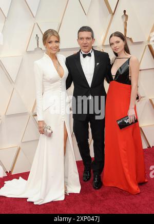 Nicole Kimpel, Antonio Banderas et Stella Banderas lors de la 92e cérémonie des Oscars qui s'est tenue au Dolby Theatre à Hollywood, États-Unis, le 9 février 2020 Banque D'Images