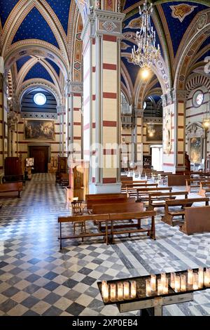 Cortona Arezzo Toscane Italie.Basilique Santa Margherita au sommet d'une colline Banque D'Images