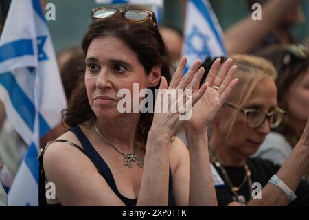 New York Ciy, États-Unis. 31 juillet 2024. Des partisans pro-israéliens assistent à un rassemblement à Times Square, New York City, NY le 31 juillet 2024 organisé par le World Values Network en soutien aux Forces de défense israéliennes. (Photo de Steve Sanchez/Sipa USA). Crédit : Sipa USA/Alamy Live News Banque D'Images