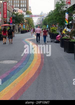 Rue Sainte-Catherine dans le village gay de Montréal, Québec, Canada Banque D'Images