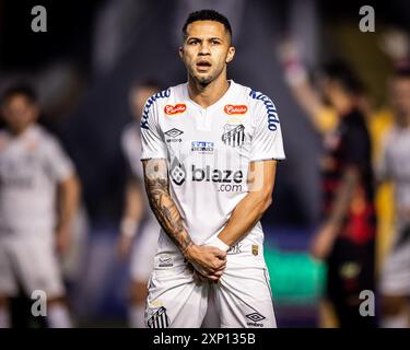 Santos, Brésil. 03 août 2024. SP - SANTOS - 02/08/2024 - BRASILEIRO B 2024, SANTOS x SPORT - Serginho, joueur de Santos lors d'un match contre Sport au stade Vila Belmiro pour le championnat brésilien B 2024. Photo : Abner Dourado/AGIF (photo par Abner Dourado/AGIF/SIPA USA) crédit : SIPA USA/Alamy Live News Banque D'Images