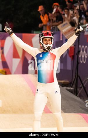 Saint Quentin en Yvelines, France. 02 août 2024. Joris Daudet (FRA) Médaille d'Or, BMX cycliste, hommes, finale aux Jeux Olympiques Paris 2024 le 2 août 2024 au stade BMX de Saint-Quentin-en-Yvelines, France - photo Baptiste Autissier/Panoramic/DPPI Media Credit : DPPI Media/Alamy Live News Banque D'Images