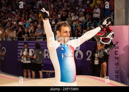 Joris Daudet (FRA) Médaille d'Or, BMX cycliste course, hommes, finale lors des Jeux Olympiques de Paris 2024 le 2 août 2024 au stade BMX de Saint-Quentin-en-Yvelines, France Banque D'Images