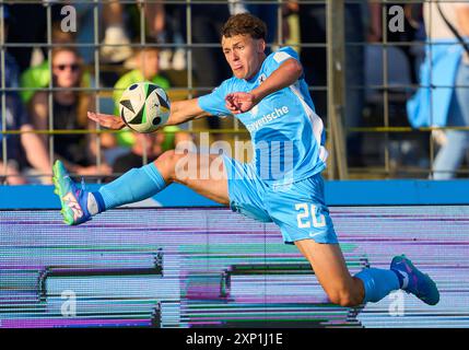 Munich, Allemagne. 02 août 2024. Lukas Reich, TSV1860 Nr.20 au 3.Liga match TSV 1860 Muenchen - 1. FC Saarbruecken 0-1 au Stadion an der Gruenwalder Strasse le 2 août 2024 à Munich, Allemagne. Saison 2024/2025, 3.photographe de la Ligue allemande de football : ddp images/STAR-images crédit : ddp Media GmbH/Alamy Live News Banque D'Images