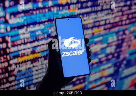 Paraguay. 03 août 2024. Dans cette illustration photo, le logo Zscaler est affiché sur l'écran d'un smartphone. Crédit : SOPA images Limited/Alamy Live News Banque D'Images