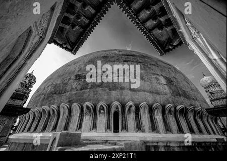 06 04 2008 architecture islamique construite en 1659 par Muhammad Adil Shah Gol Gumbaz-Bijapur-KARNATAKA-INDE Asie. Banque D'Images