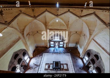 06 04 2008 Vintage Old Islamik architecture GOL-GUMBAZ est le sépulcre contenant les tombes du Muhommad Adil Shah Vijayapura (anciennement Bijapur), Karn Banque D'Images