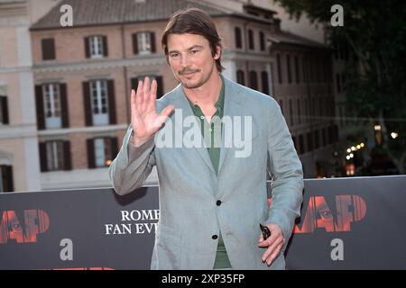 Rome, Italie. 02 août 2024. ROME, ITALIE - 02 AOÛT : L'acteur Josh Hartnett, réalisateur M. Night Shyamalan, assiste à la photocall de Rome pour 'Trap' au Cinema Barberini le 02 août 2024 à Rome, Italie. Crédit : dpa/Alamy Live News Banque D'Images