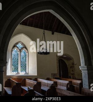 Vitraux de l'église St Andrew, Meonstoke, Hampshire. Banque D'Images