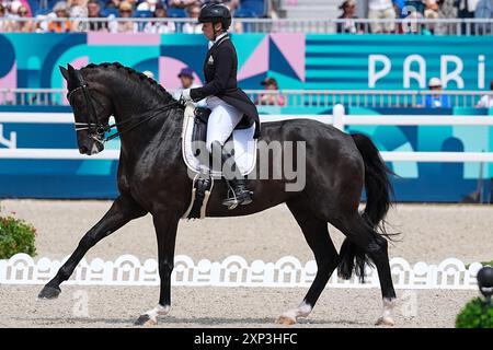 Versailles, France. 03 août 2024. VERSAILLES, FRANCE - 3 AOÛT : Isabaell Werth d'Allemagne en compétition dans le dressage par équipe lors du jour 8 des Jeux équestres - Olympiques Paris 2024 au Château de Versailles le 3 août 2024 à Versailles, France. (Photo par Andre Weening/Orange Pictures) crédit : Orange pics BV/Alamy Live News Banque D'Images