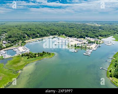 Vue aérienne des marinas sur le port de Three Mile, East hampton, ny Banque D'Images