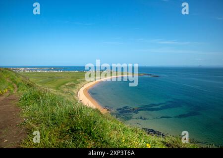 Vue sur la magnifique baie ouest préservée à elie et Earlsferry Fife East scotland avec vue sur le parcours de golf d'Elie Banque D'Images