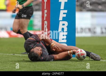 Hull, Royaume-Uni. 03 août 2024. Agnatius Paasi de produits Helens se lance dans un essai lors du match Betfred Super League Round 20 Hull FC vs St Helens au MKM Stadium, Hull, Royaume-Uni, le 3 août 2024 (photo par Alfie Cosgrove/News images) à Hull, Royaume-Uni le 8/3/2024. (Photo par Alfie Cosgrove/News images/SIPA USA) crédit : SIPA USA/Alamy Live News Banque D'Images