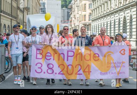 Berne, Canton de Berne, Suisse. 3 août 2024. Berne Suisse, 08/2024 : plusieurs personnes se sont présentées à la LGBT Gay Pride Parade . LGBT Gay Pride Parade a eu lieu dans la vieille ville de Berne également la capitale politique de la Suisse. (Crédit image : © Eric Dubost/ZUMA Press Wire) USAGE ÉDITORIAL SEULEMENT! Non destiné à UN USAGE commercial ! Banque D'Images