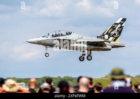 Armée de l'air italienne - Leonardo T-346A Master, arrivant à la RAF Fairford pour prendre part au Royal International Air Tattoo 2024. Banque D'Images