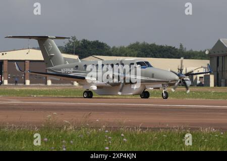 N772HP, un Beechcraft King Air 350 exploité par Metrea Special Aerospace, arrive à la RAF Fairford dans le Gloucestershire, en Angleterre, pour participer en tant qu'exposition statique au Royal International Air Tattoo 2024 (RIAT24). Banque D'Images