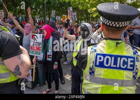 CRÉDIT OBLIGATOIRE © Garry Clarkson / BMT anti Immigration & Pro Palestine Demo Leeds 3 août 2024. Après les attaques de Southport / Tommy Robinson Banque D'Images