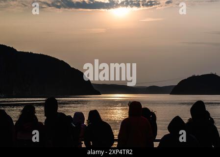 Tadoussac, Canada - juillet 28 2024 : vue magnifique sur le coucher du soleil dans le fjord du Saguenay Banque D'Images