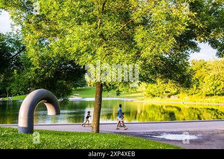 Montréal, Canada - 14 juillet 2024 : Lac Castor au sommet du Mont Royal à Montréal Banque D'Images