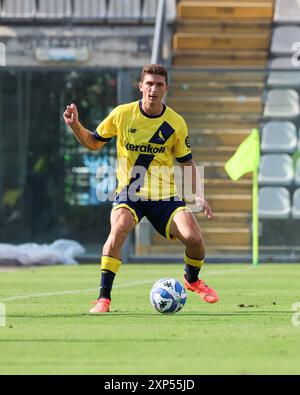 Mattia Caldara avant le match amical entre Modena Calcio et Cagliari Calcio au stade Alberto Braglia de Modène le 03 août 2024 à Modène, en Italie. Banque D'Images