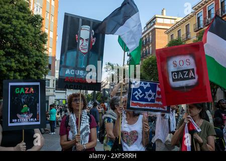 Madrid, Espagne. 3 août, 2024 représentants de différentes organisations pro-palestiniennes à Madrid ont appelé à un rassemblement de soutien aux prisonniers politiques palestiniens cet après-midi sur la place Lavapies, Madrid. Crédit : D. Canales Carvajal/Alamy Live News Banque D'Images