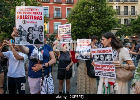 Madrid, Espagne. 3 août, 2024 représentants de différentes organisations pro-palestiniennes à Madrid ont appelé à un rassemblement de soutien aux prisonniers politiques palestiniens cet après-midi sur la place Lavapies, Madrid. Crédit : D. Canales Carvajal/Alamy Live News Banque D'Images