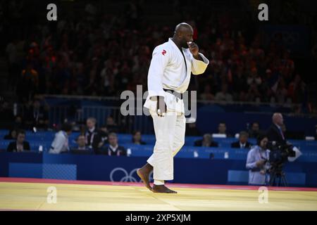 PARIS - FRANCE, 3 août 2024, Paris OLYMPICS judo, France remporte le championnat de judo par équipe, judoka Frances Teddy Riner en action. La France remporte la médaille d'or Banque D'Images