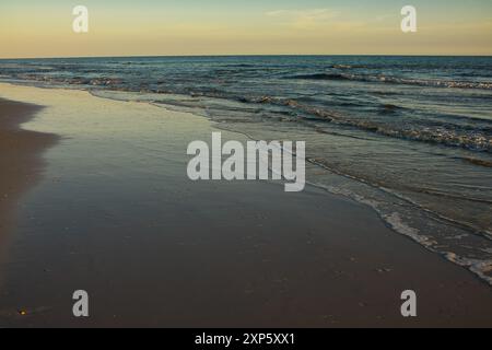 Paysage de plage panoramique à Cape San Blas avec Sunset Sky coloré en Floride Banque D'Images