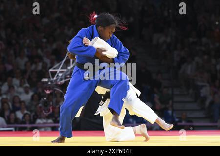 Paris, France. 3 août 2024. AGBEGNENOU Clarisse (FRA) vs TAKAICHI Miku (JPN), Judo, équipe mixte lors des Jeux Olympiques de Paris 2024 le 3 août 2024 au champ-de-mars Arena à Paris, France Banque D'Images