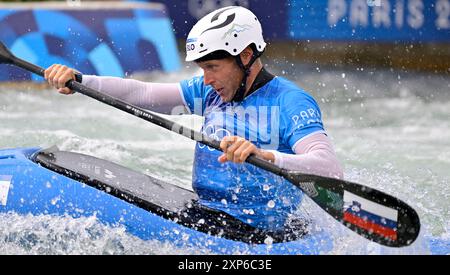 Paris, France. 03 août 2024. Jeux Olympiques de Paris 2024. Kayak Cross. Stade nautique olympique. Paris. Benjamin Savsek (SLO) en kayak Cross Round 1 lors des Jeux Olympiques de Paris 2024 au stade olympique nautique, France. Crédit : Sport in Pictures/Alamy Live News Banque D'Images